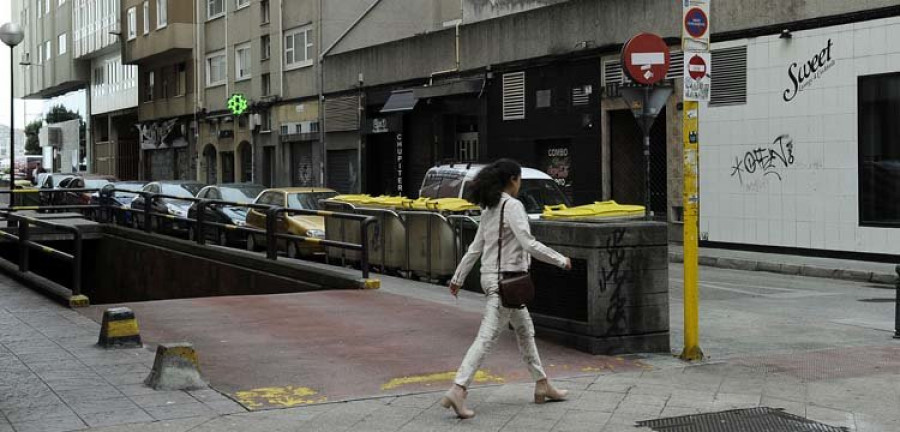 Los vecinos del Orzán reclaman al alcalde que cumpla su palabra de controlar el ruido nocturno