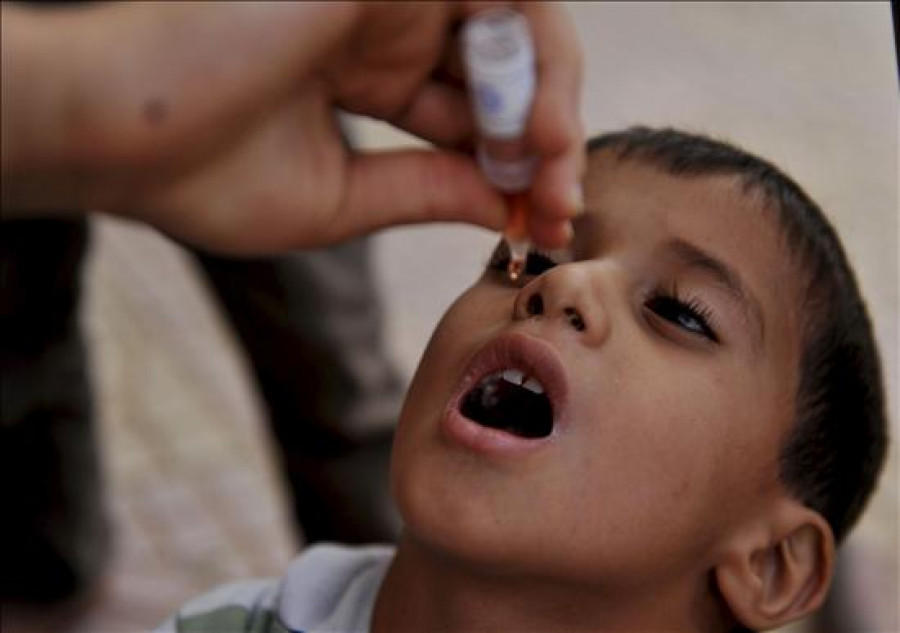 La OMS celebra el descenso en los casos de polio, pero recuerda que no está erradicada