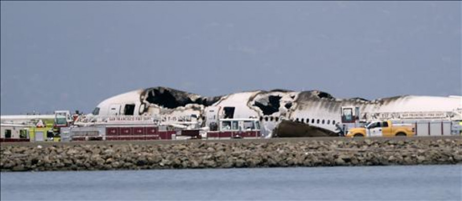 Al menos 2 muertos y 49 heridos graves en el avión accidentado en San Francisco