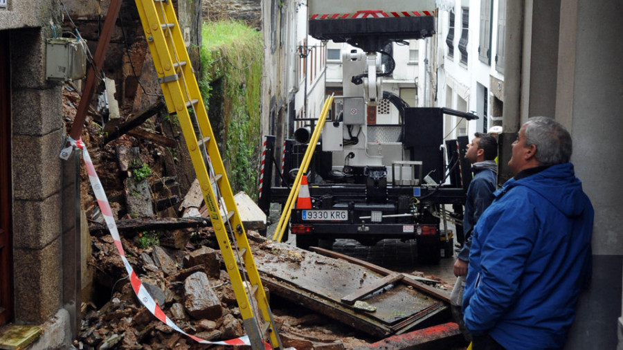 Desazón en Betanzos por la caída de un edificio del casco histórico, el segundo en apenas cinco días