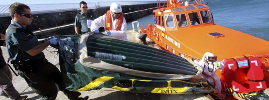 Las embarcaciones hinchables de juguete disparan la llegada de inmigrantes por el Estrecho