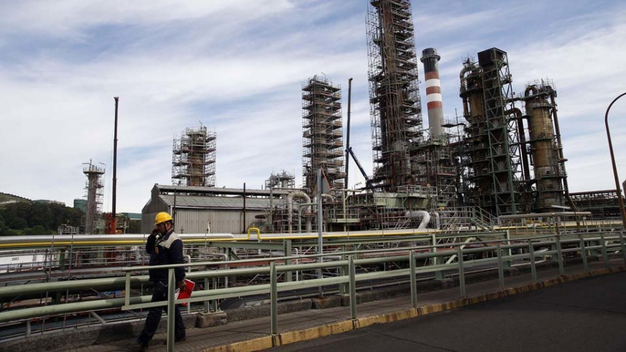 Repsol invertirá 69 millones de euros en proyectos medioambientales y de eficiencia en la refinería