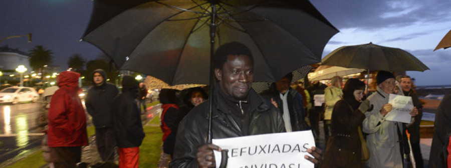 Cientos de personas protestan en  A Coruña en defensa de los refugiados