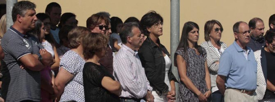 Entierran en Bergondo a la mujer que apareció asesinada en Cabanas