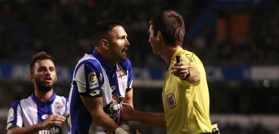 El Depor tira de épica para ganar