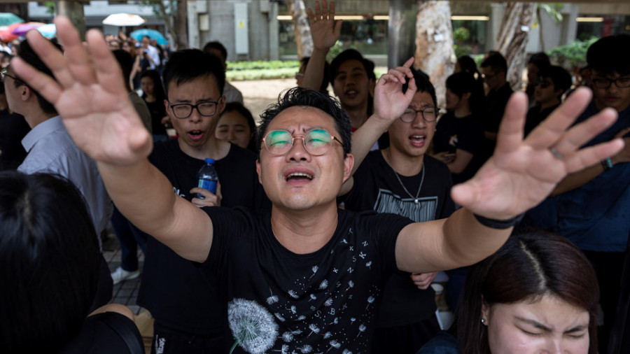 Los hongkoneses logran un aplazamiento de la ley de extradición, pero no su retirada