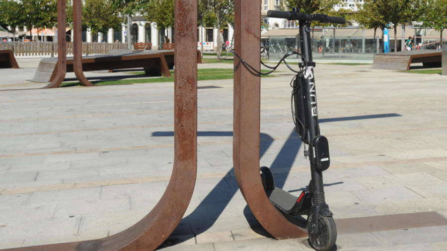 El Ayuntamiento ordena a la empresa de alquiler de patinetes el cese de actividad