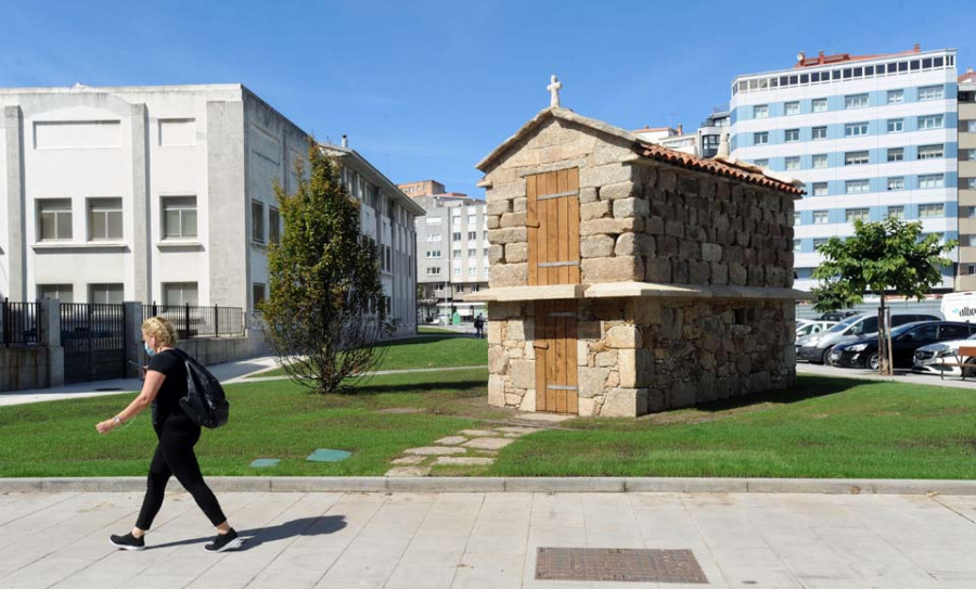 El Gobierno local recupera diez años después el hórreo de San Roque