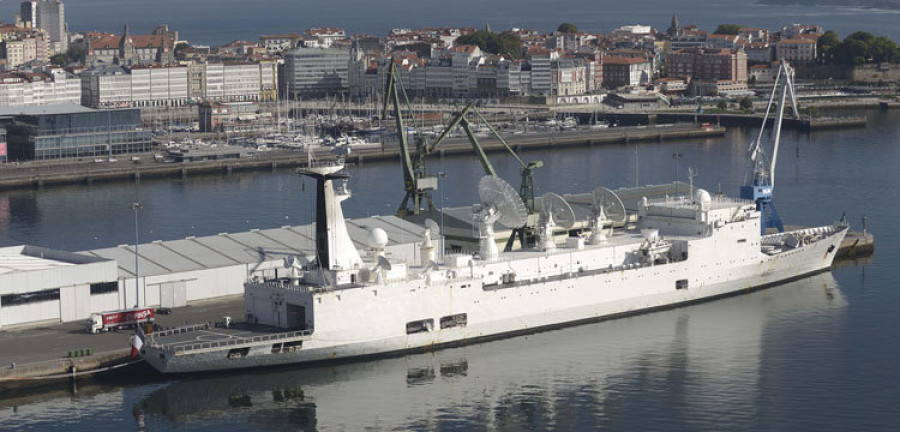 El buque “Monge” de la armada francesa atraca en la ciudad para dar descanso a su tripulación