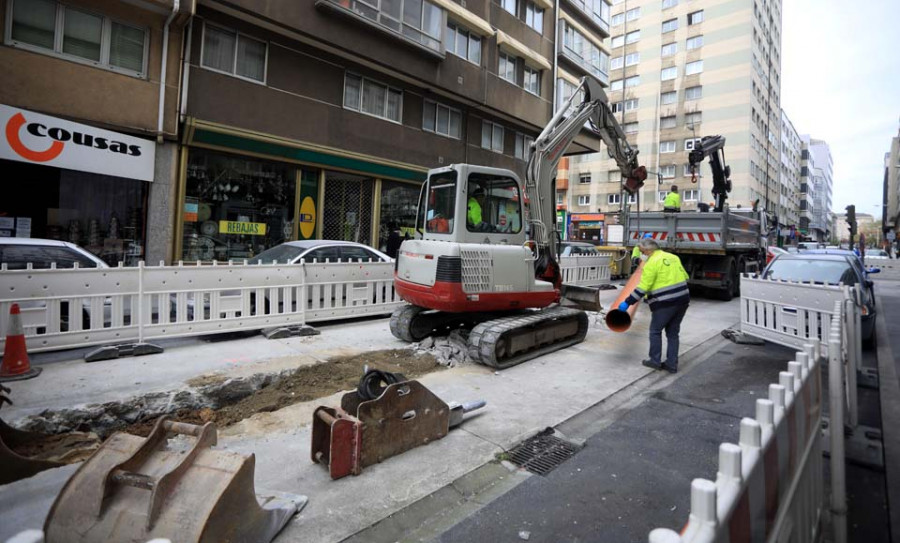 El Ayuntamiento repara de forma urgente una tubería en As Conchiñas