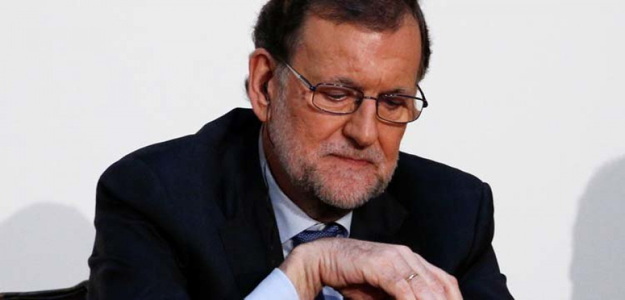 Rajoy descarta más medidas para bajar el precio de la luz y augura descensos porque “va a llover”