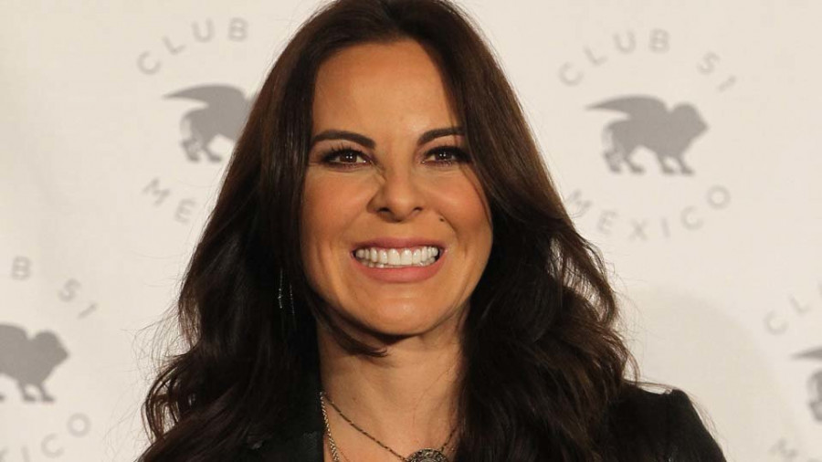 Kate del Castillo se mete en la piel de un toro para protestar por corridas