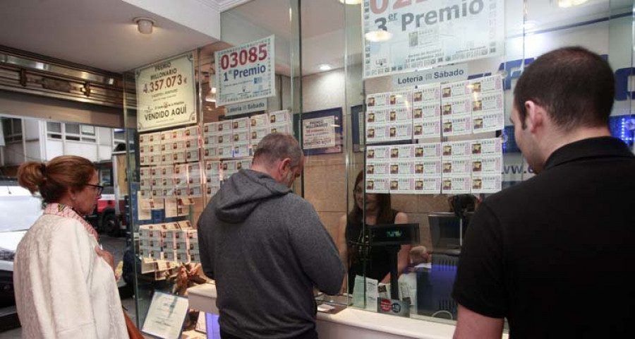 La llegada masiva de turistas este verano dispara las ventas de lotería de Navidad a través de ventanilla