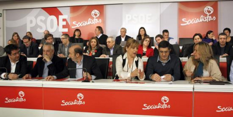 Nuevos nombres irrumpen en las quinielas del PSOE ante sus primarias abiertas