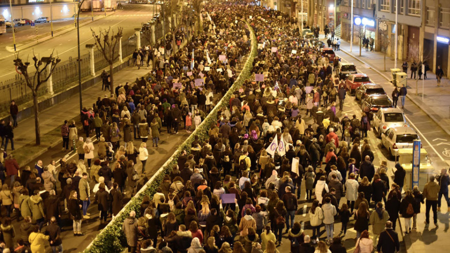 Miles de personas toman la calle para exigir la igualdad real de las mujeres
