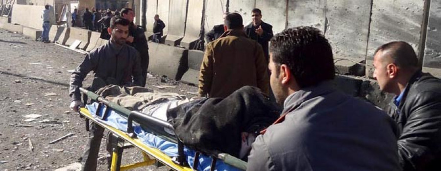 Al menos 30 personas pierden la vida y 70 resultan heridas en un atentado contra una comisaría en Irak