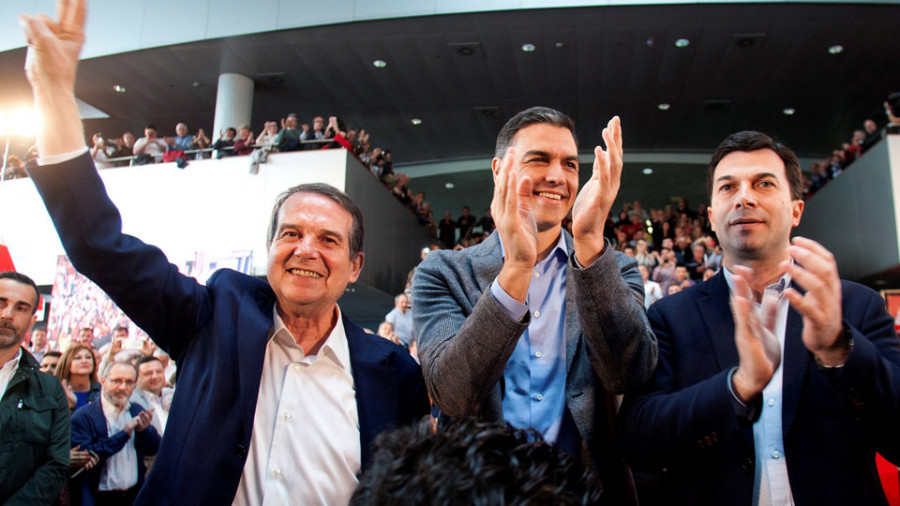 Sánchez busca el voto en el feudo popular de Ourense y pide castigar al PP y a Ciudadanos