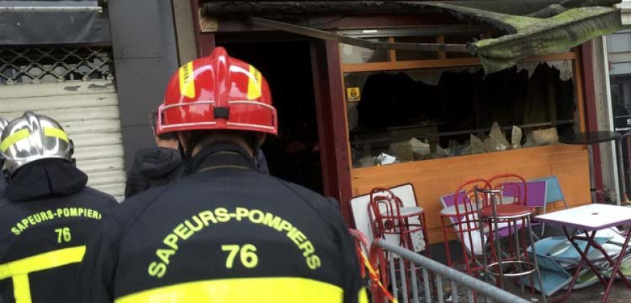 Mueren 13 personas durante una fiesta de cumpleaños al incendiarse un local en Francia