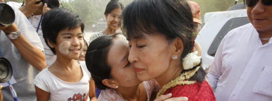 La opositora Suu Kyi consigue un escaño en el Parlamento birmano