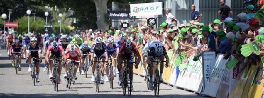 El alemán Arndt vence al sprint y Froome sigue líder