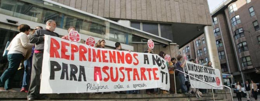 Absueltos los activistas que se opusieron en noviembre al desahucio de Sanlés