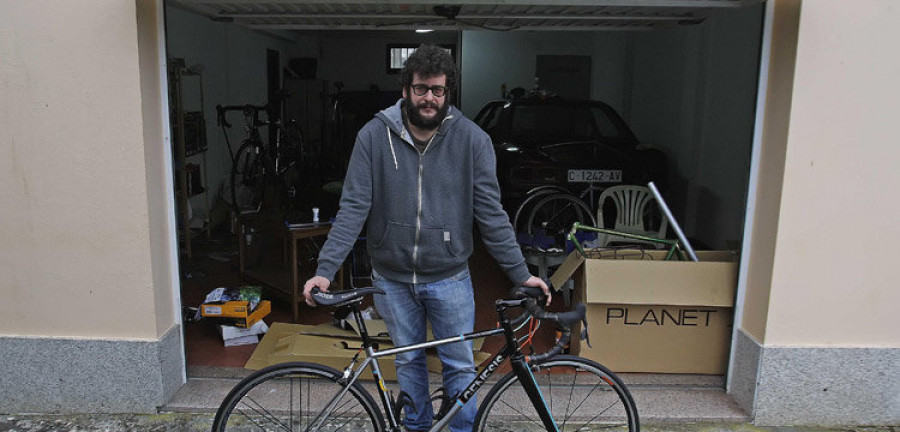 Cambiar la pizarra y los libros por las bicicletas “de autor”