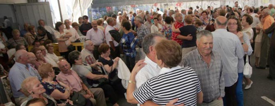 Cientos de mayores de la comarca celebran su fiesta en Cambre