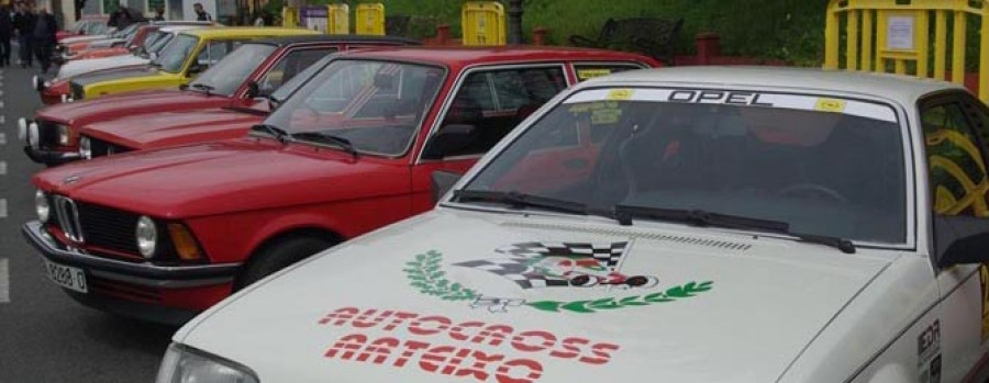 Oza-Cesuras acoge su primer rally histórico  con exposición  en O Castiñeiro