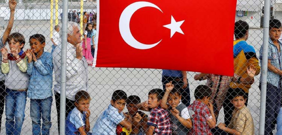 Turquía amenaza con dejar pasar a los refugiados si se frena su adhesión a la UE