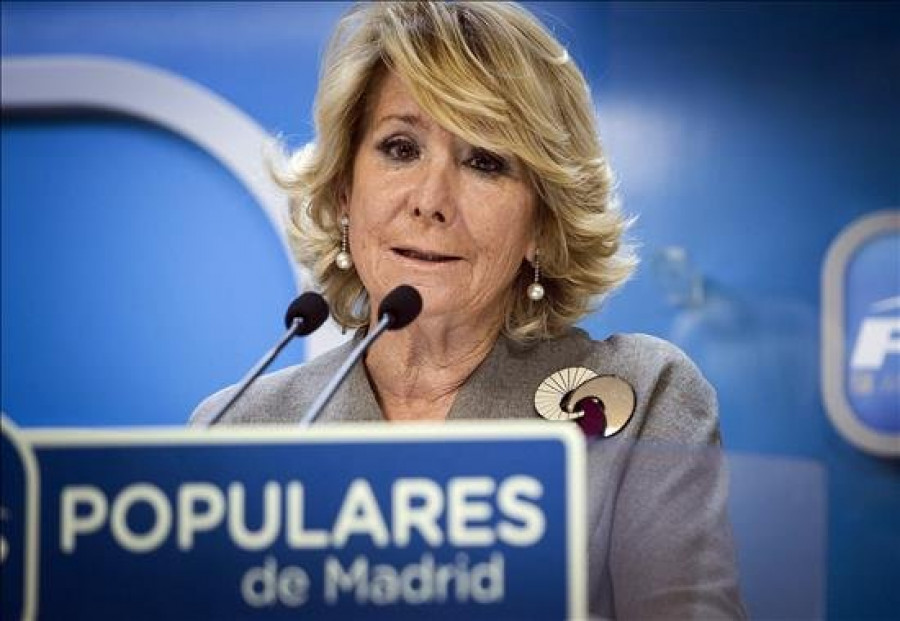 Aguirre retira de las presidencias locales del PP a los exalcaldes imputados