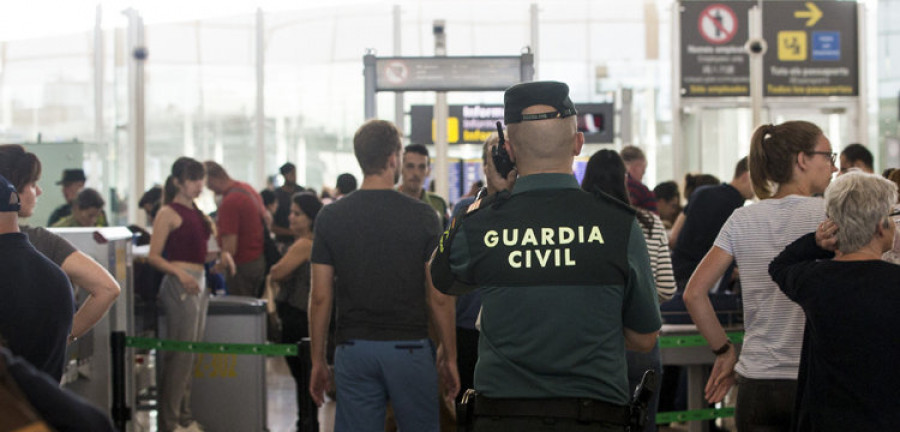 La Guardia Civil reforzará su presencia en el Prat si se mantiene el conflicto