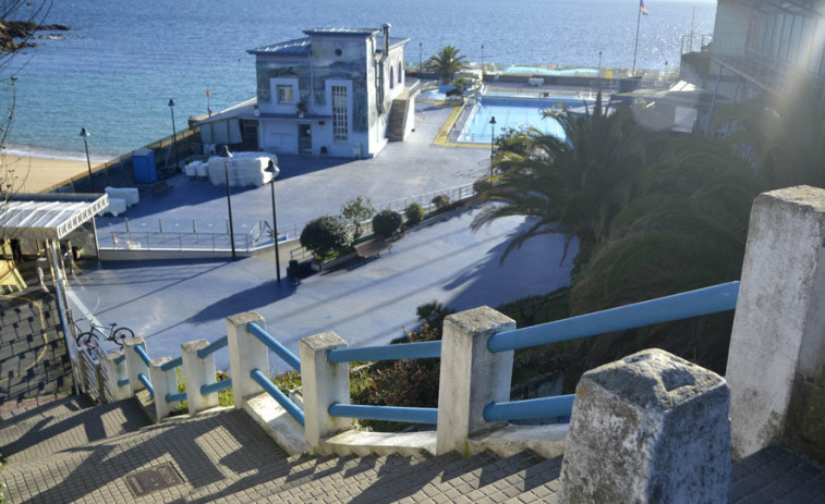 La Travesía a nado a la Ensenada de San Amaro, en A Coruña, vuelve este domingo al mar con una participación de 300 deportistas