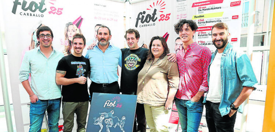 Yllana volvió a Carballo para compartir  éxito y muchas risas con la historia del FIOT