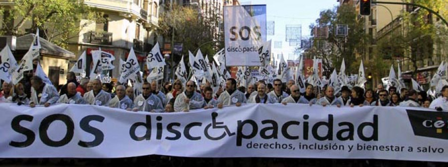 Miles de manifestantes salen  a calle por los recortes de los derechos de los discapacitados