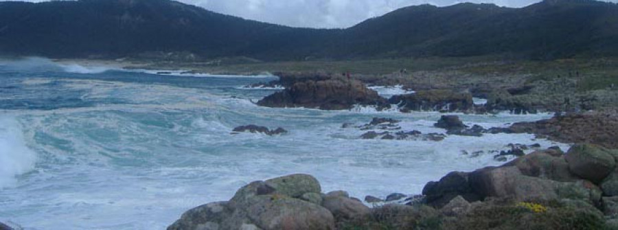 El temporal de lluvia y viento que azota Galicia se cobra una vida en Camariñas