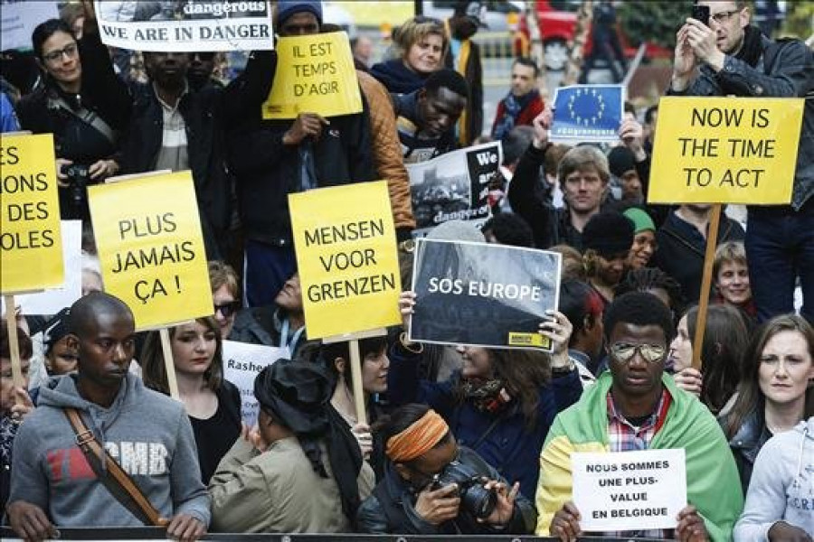 Mil personas protestan por la "vergonzosa" respuesta de la UE al drama migratorio