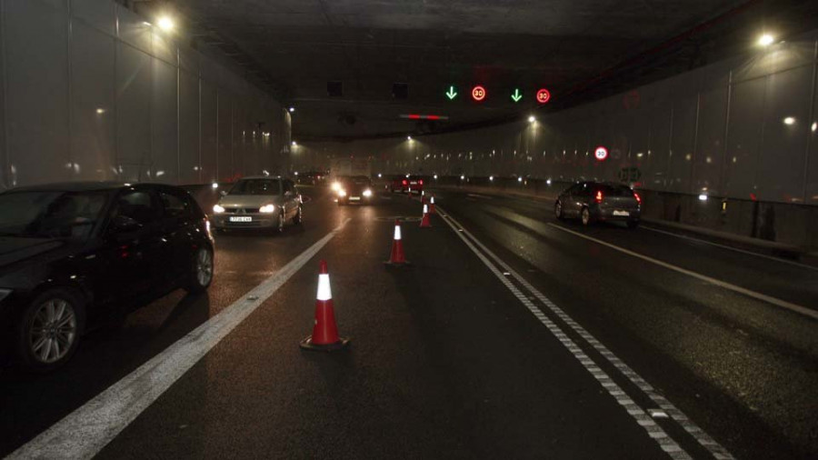 Un siniestro obliga a cortar el tráfico en el túnel de María Pita a partir de las once de la noche