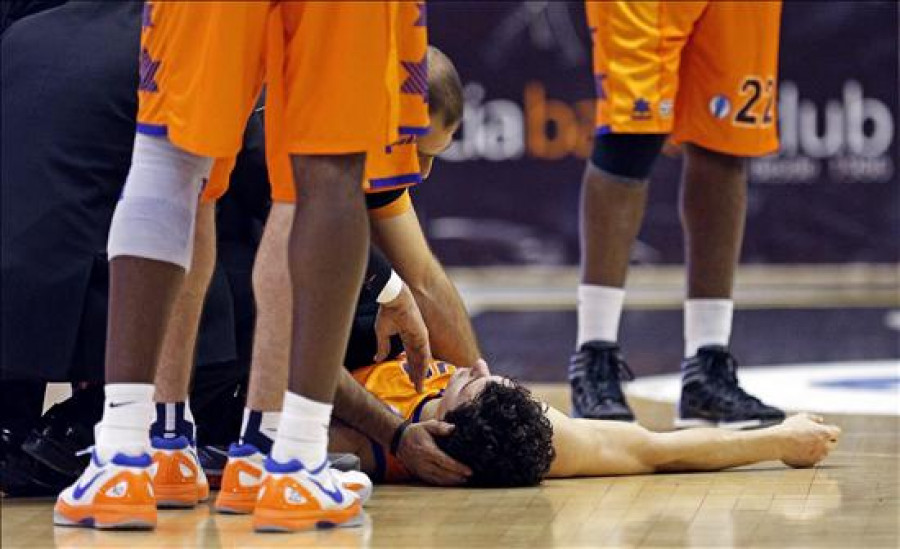 El jugador del Valencia Basket San Miguel no tiene dolor y espera volver pronto a competir