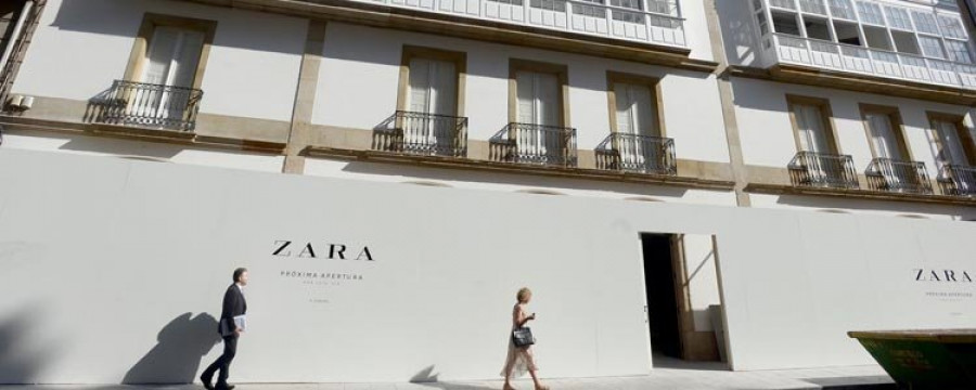 Inditex cierra cuatro tiendas en Espacio Coruña y reforzará  la oferta en el centro