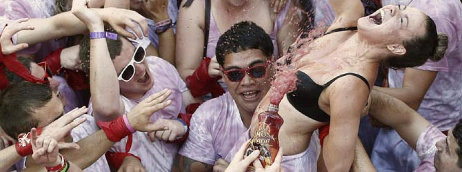 El Gobierno y el PSOE critican casos de trato “vejatorio” a las mujeres durante San Fermín