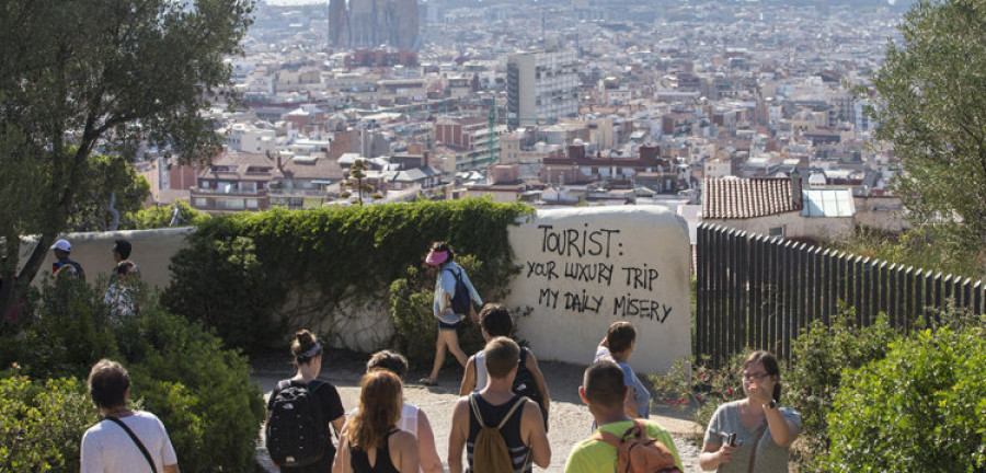 El debate en la calle sobre la turismofobia provoca la alarma en las administraciones autonómicas