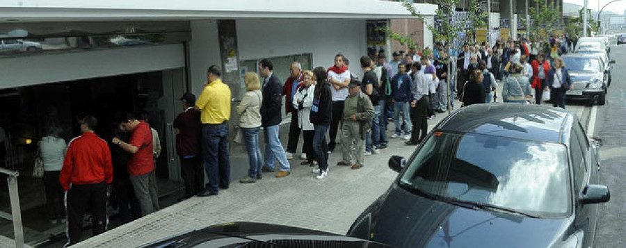 Colas en Riazor para retirar las entradas a un euro para mañana