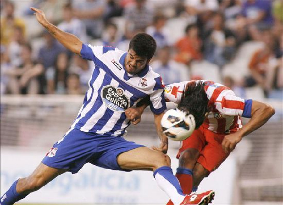 El jugador del Deportivo Aythami supera las molestias musculares y podrá estar en el Bernabéu