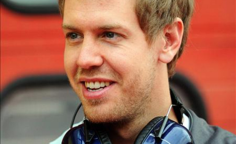 Roban al piloto Sebastian Vettel en Barcelona y él los persigue en patinete