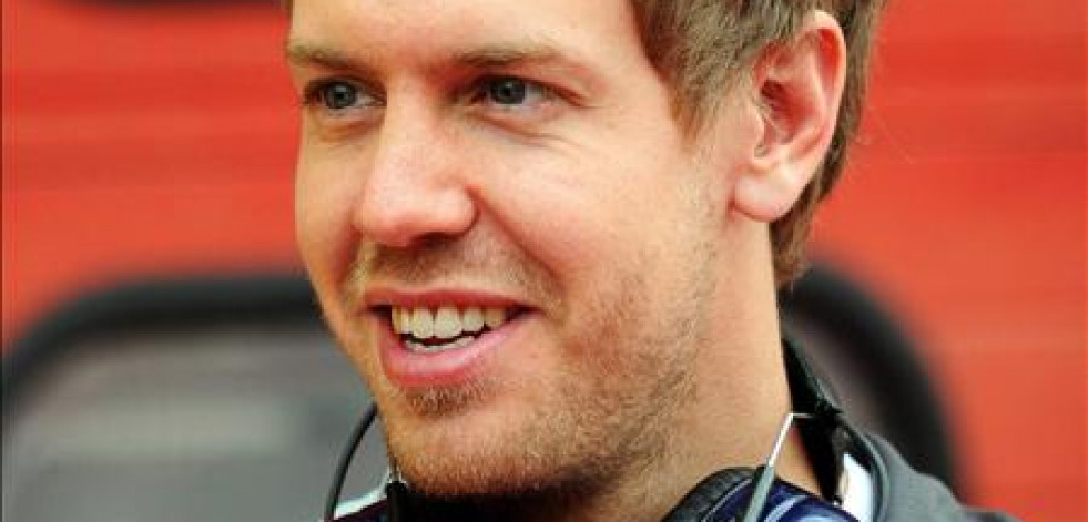 Roban al piloto Sebastian Vettel en Barcelona y él los persigue en patinete