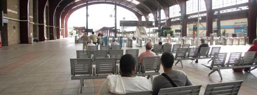 La estación de San Cristóbal recupera  la normalidad tras una noche en vela