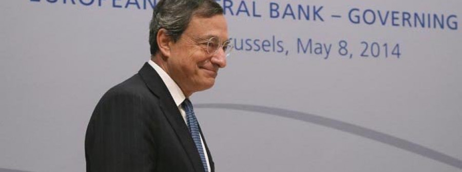 Draghi sugiere que el BCE actuará en junio contra la inflación y en defensa de la fortaleza del euro