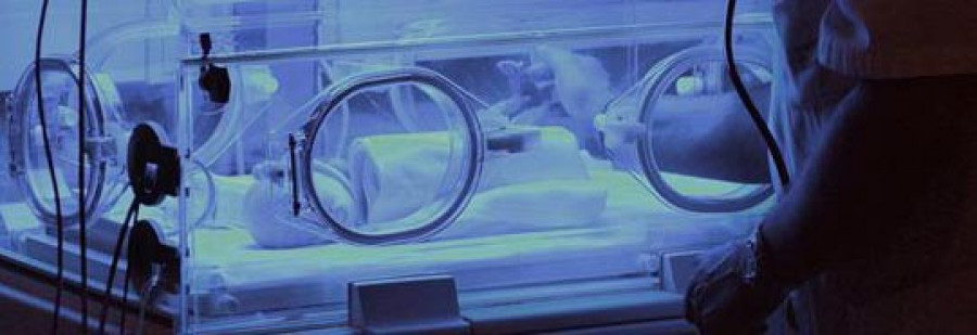Muere un bebé por una bacteria en el hospital de Córdoba y aislan a nueve neonatos