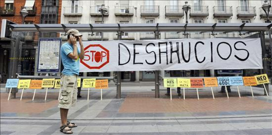 Desalojados los integrantes del 15M que ocuparon una sede bancaria en Valladolid