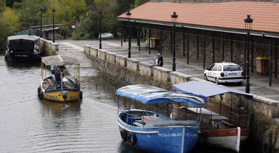 Betanzos despide San Roque con solo una decena de barcas en Os Caneiros